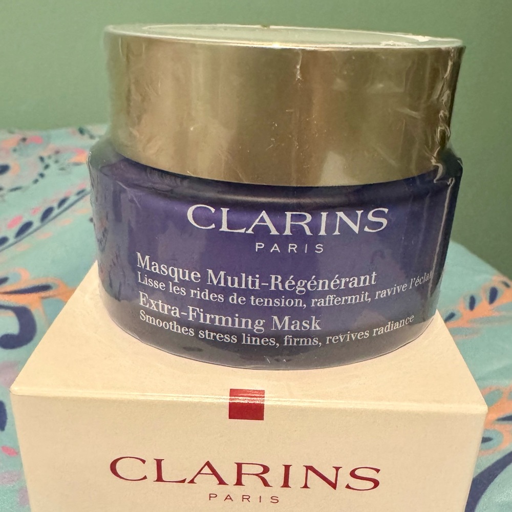 Clarins Extra-Firming Mask in Deep Purple